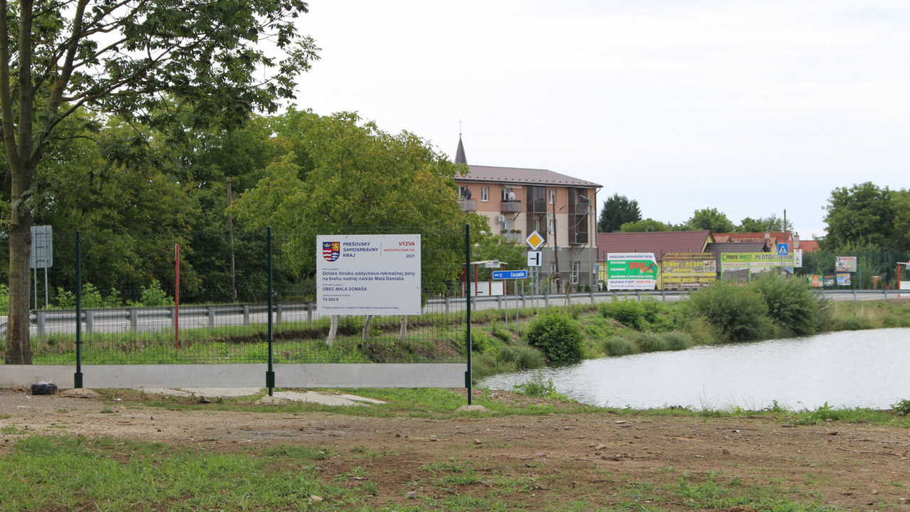 Fotografia fotogalérie Detské ihrisko oddychovo-rekreačnej zóny na brehu vodnej nádrže Malá Domaša